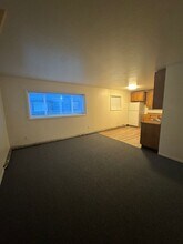 401 N Mumford St in Anchorage, AK - Building Photo - Building Photo