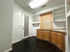 1001 Pinzon St NW in Los Lunas, NM - Building Photo - Building Photo