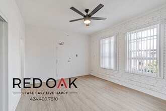 245 N Kenmore Ave in Los Angeles, CA - Building Photo - Building Photo