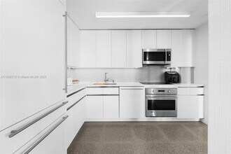 5 Island Ave in Miami Beach, FL - Foto de edificio - Building Photo