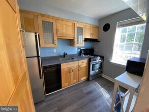 6515 Potomac Ave in Alexandria, VA - Foto de edificio - Building Photo