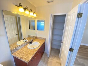 1019 Great Shady Ln in Orlando, FL - Building Photo - Building Photo