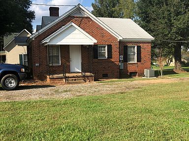 2938 N Lookout St in Claremont, NC - Foto de edificio
