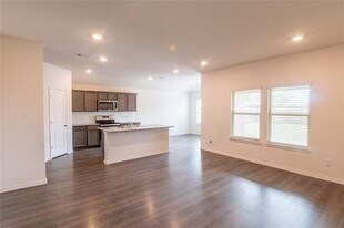 3929 Dickinson Ave in Aubrey, TX - Building Photo