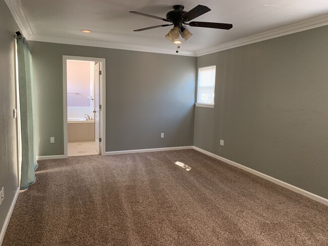 3328 Hurley Way in Sacramento, CA - Building Photo - Building Photo