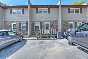 405 Cypress St in Bristol, TN - Building Photo