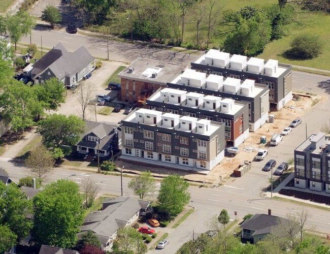 City Point Townhomes in Raleigh, NC - Building Photo - Building Photo