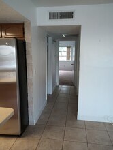 1235 S Highland Ave, Unit B104 in Clearwater, FL - Building Photo - Building Photo