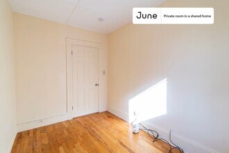 Private bedroom in 4 bed/1 bath Home in Boston, MA - Building Photo - Building Photo