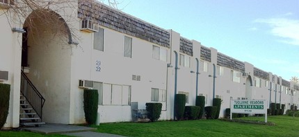 Butterfly Garden Apartments in Sacramento, CA - Building Photo - Building Photo