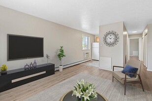 21 Logan in Denver, CO - Building Photo