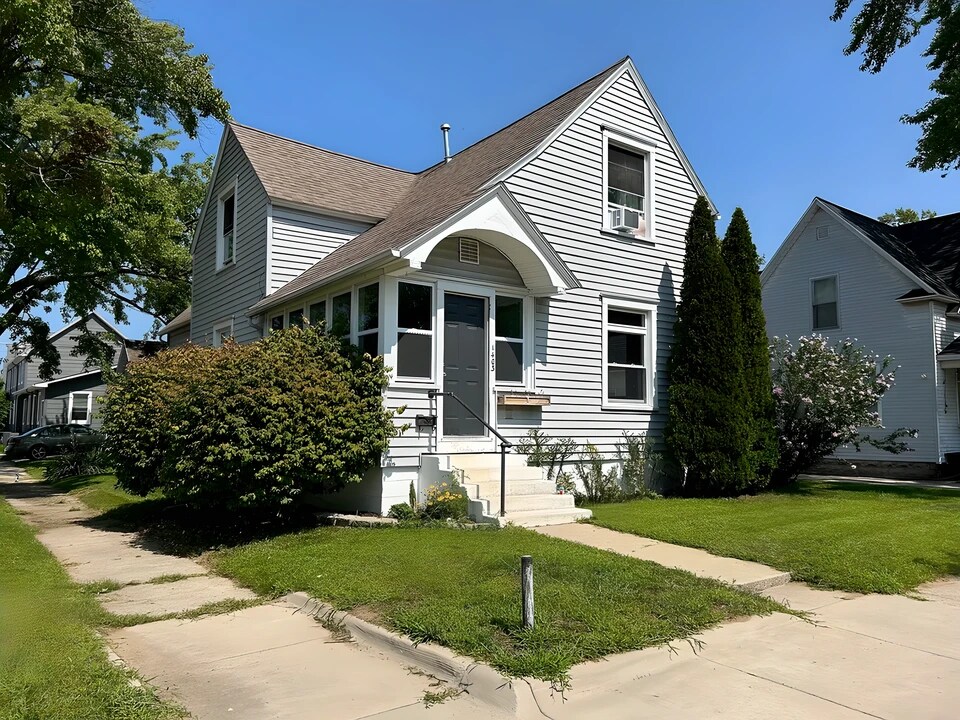 1403 Columbus Ave in Grand Haven, MI - Building Photo