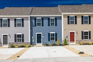 47 Orch Grn Dr in Charles Town, WV - Building Photo