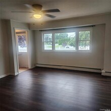 30 Montgomery Ave in Oceanside, NY - Building Photo - Building Photo