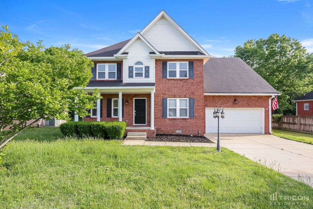 512 Ryan Ave in Gallatin, TN - Building Photo