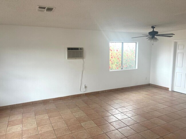 58573 Sunflower Dr in Yucca Valley, CA - Building Photo - Building Photo