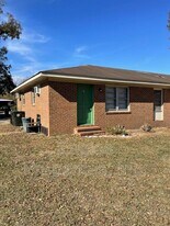 400-C Taylor in Goldsboro, NC - Building Photo