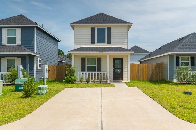 16755 N Marie Vlg Dr in Conroe, TX - Building Photo - Building Photo