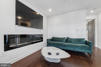 1331 S Woodstock St in Philadelphia, PA - Building Photo - Building Photo