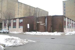 Garden Court Apartments in Kenosha, WI - Foto de edificio - Building Photo