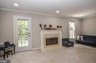 12489 Sweet Leaf Terrace in Fairfax, VA - Building Photo - Building Photo