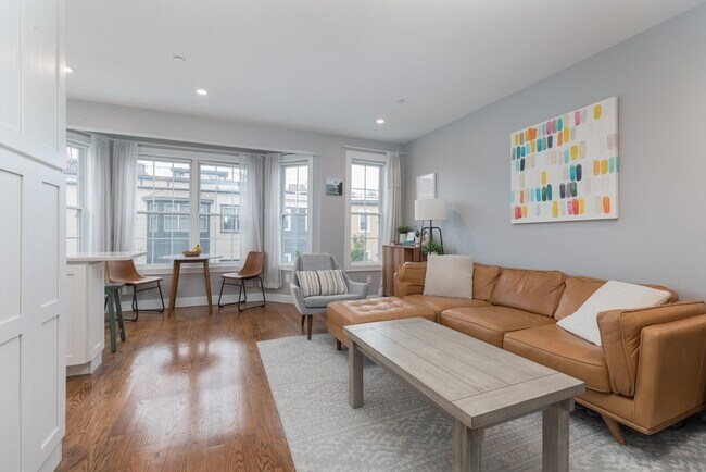 194 K St, Unit 2 in Boston, MA - Foto de edificio - Building Photo