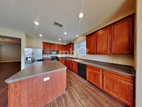 17525 Sandgate Ct in Land O Lakes, FL - Building Photo - Building Photo