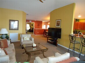 2627 Somerville Loop in Cape Coral, FL - Building Photo - Building Photo