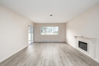 Oxford Towne Apartments in New Hartford, NY - Foto de edificio - Interior Photo