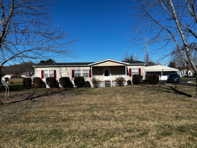 6034 Russell Springs Rd in Columbia, KY - Building Photo - Building Photo