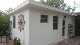 1228 Trail Terrace Dr in Naples, FL - Building Photo