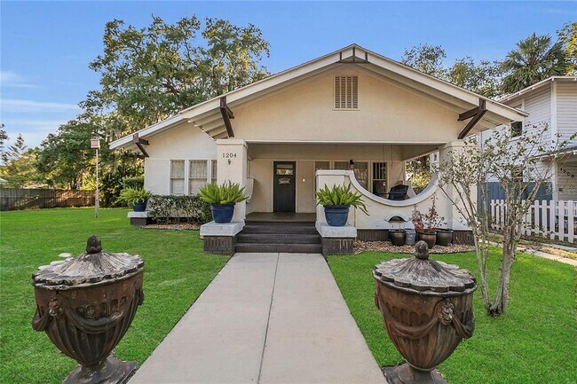 property at 1204 S Oak Ave