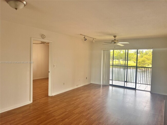 3513 NW 94th Ave in Sunrise, FL - Building Photo - Building Photo