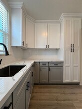 1327 Oak Street in Santa Monica, CA - Building Photo - Interior Photo
