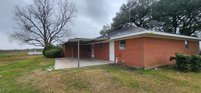 13707 Farm to Market 1489 in Wallis, TX - Building Photo - Building Photo