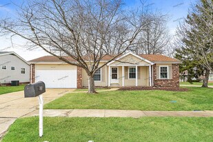 4097 Fox Island Dr in Florissant, MO - Building Photo