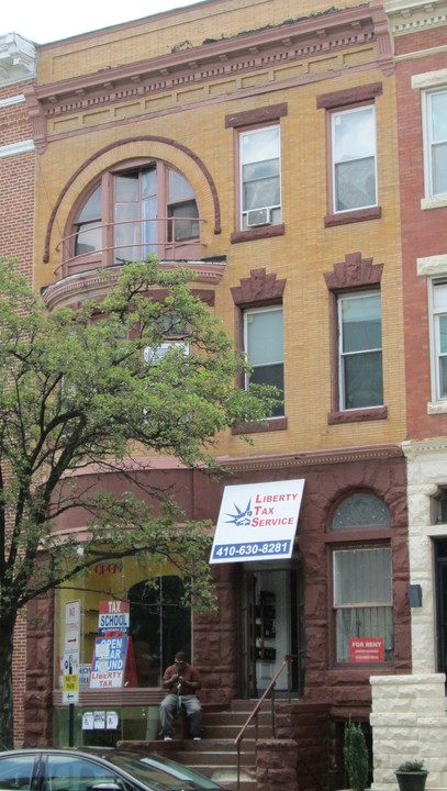 2222 N Charles St in Baltimore, MD - Building Photo