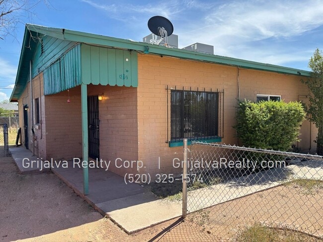property at 835 W Tipton Dr