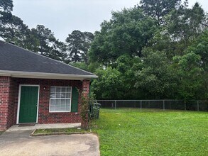103 Elkwood Cir in Huntsville, TX - Building Photo - Building Photo