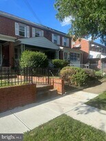 1902 T St SE in Washington, DC - Building Photo