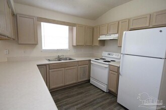 3092 Flintlock Dr in Pensacola, FL - Foto de edificio - Building Photo