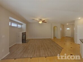 4123 Farmdale Ave in North Las Vegas, NV - Foto de edificio - Building Photo