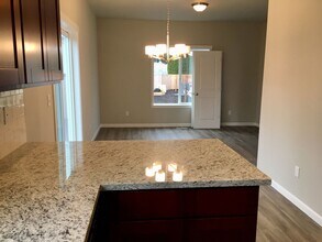 8986 SE Harney Ct in Portland, OR - Building Photo - Building Photo