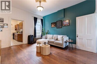 132 Ferguson Ave N in Hamilton, ON - Building Photo - Building Photo