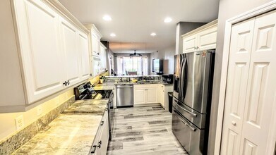 5687 Key Largo Ct in Bradenton, FL - Building Photo - Building Photo