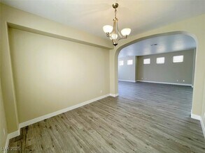 8050 Villa Avada Ct in Las Vegas, NV - Building Photo - Building Photo