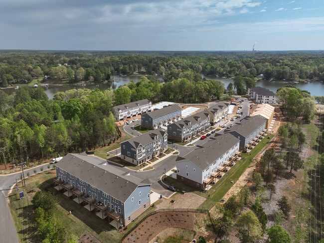 Waterstone in Sherrills Ford, NC - Building Photo - Building Photo