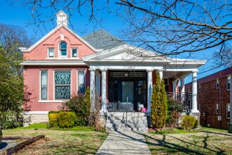 2118 Fairfax Ave in Nashville, TN - Foto de edificio - Building Photo