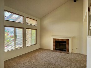 10540 Angeton Ct in San Diego, CA - Building Photo - Building Photo