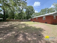 103 Oglesby Ave in Crestview, FL - Foto de edificio - Building Photo